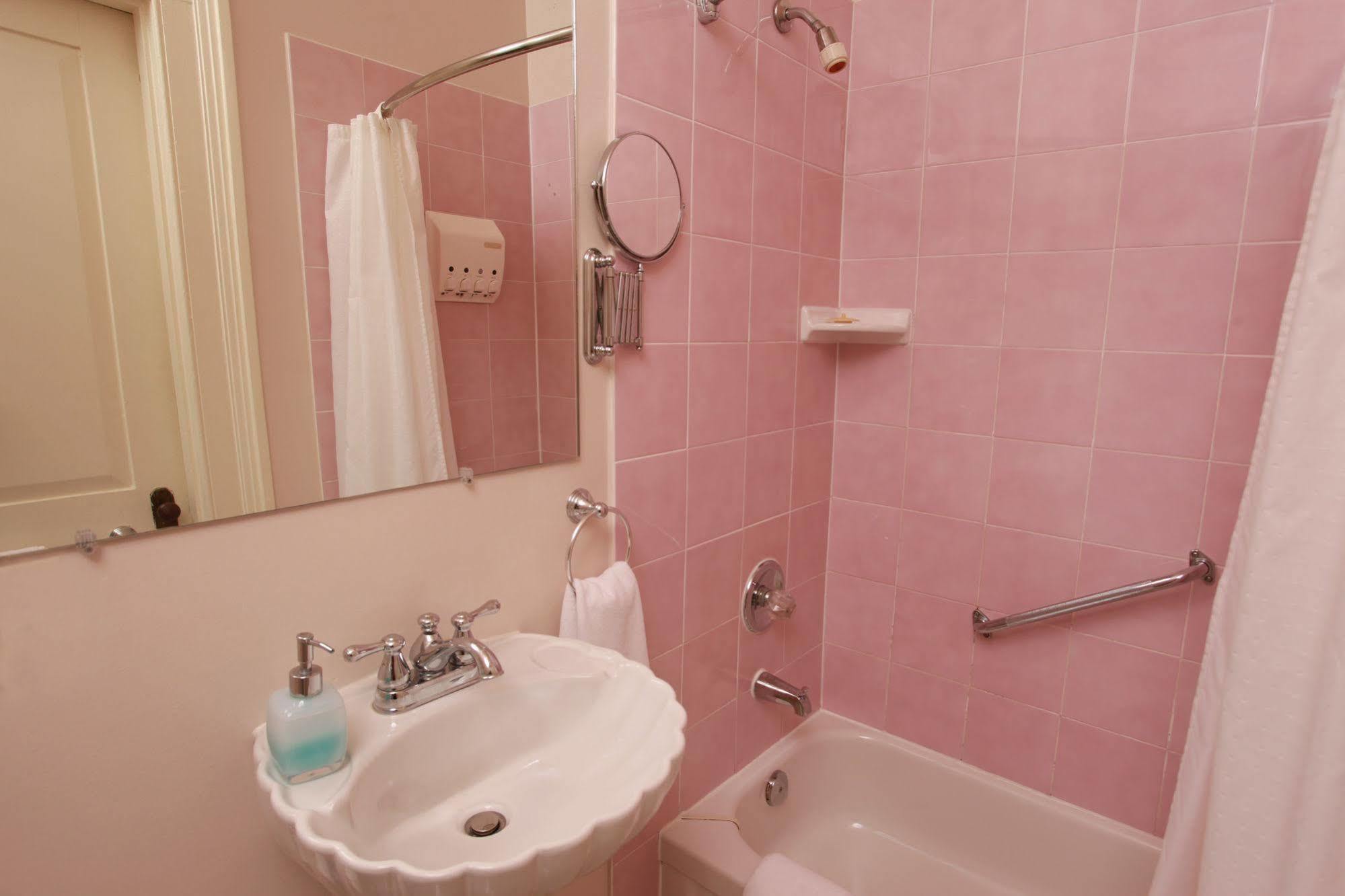 Rosemount Inn Кингстон Экстерьер фото